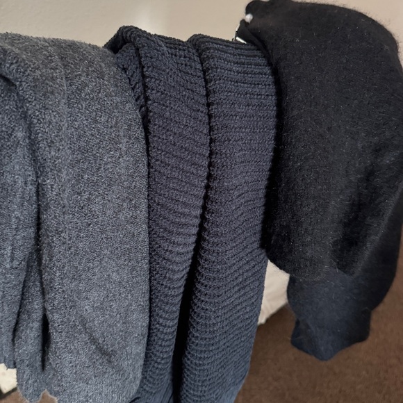 American Eagle Oversized Knit Sweater - Picture 6 of 7